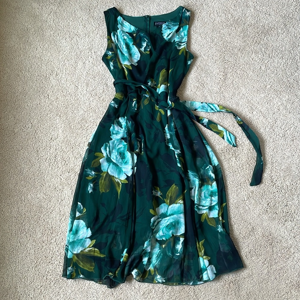 Enfocus Studio size 6 dark green midi dress with light blue roses and cowl neck